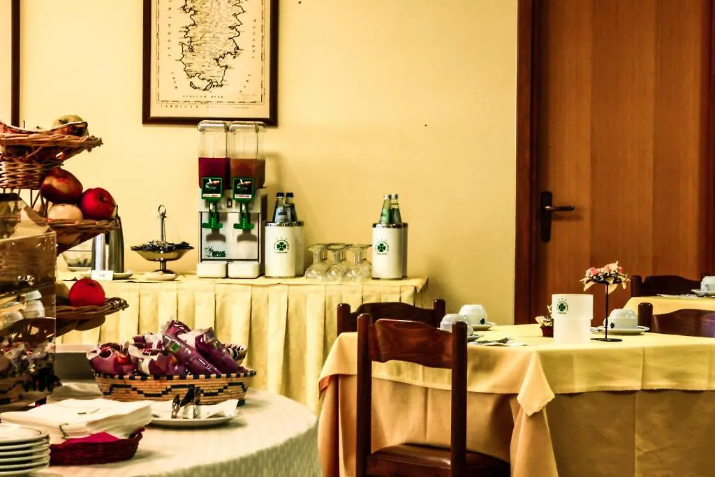 Hotel Quadrifoglio Cagliari 3*,